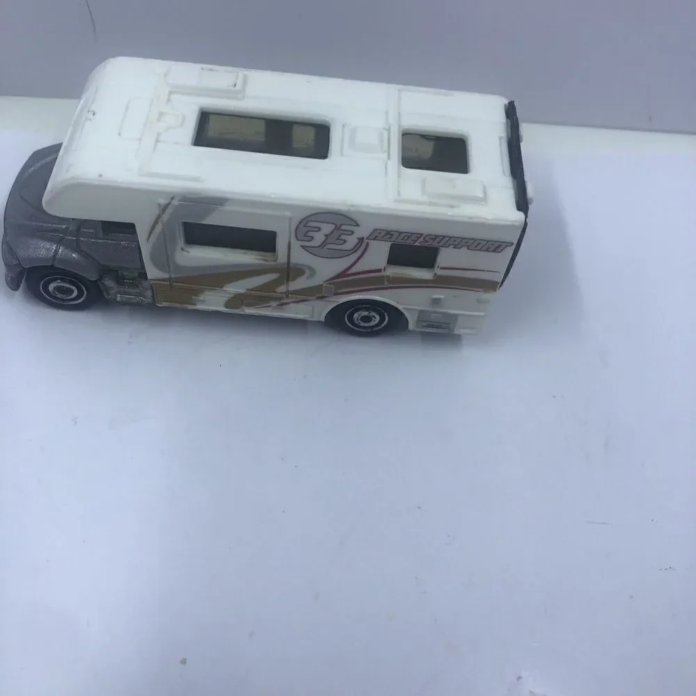 2008 Mattel Matchbox MBX Motor Home / Race Support 33